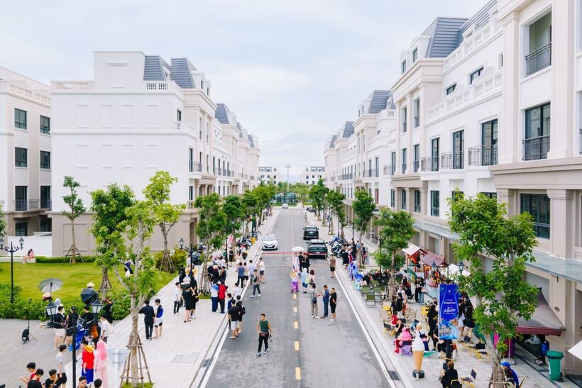 Nhịp sống tại Vinhomes Golden Avenue ngày càng sôi động, đưa Asia Vibe trở thành tâm điểm của dòng người.