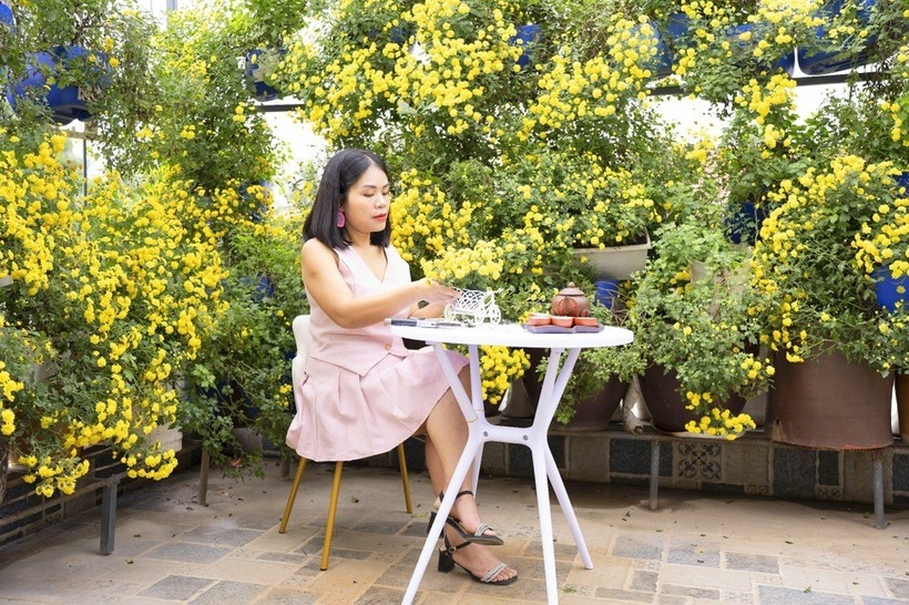 Đối với chị, khu vườn không chỉ cung cấp hoa quả sạch cho gia đình và người thân mà còn là chốn thư giãn lý tưởng, lan tỏa cảm hứng sống xanh đến cộng đồng xung quanh.