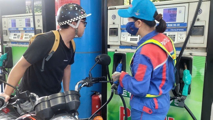 Xăng E10 sẽ được bán trên toàn quốc từ 1/6/2026. (Ảnh: Người lao động)