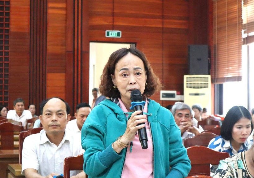 Các cử tri phát biểu ý kiến, gửi gắm tâm tư và kỳ vọng tới người ứng cử.