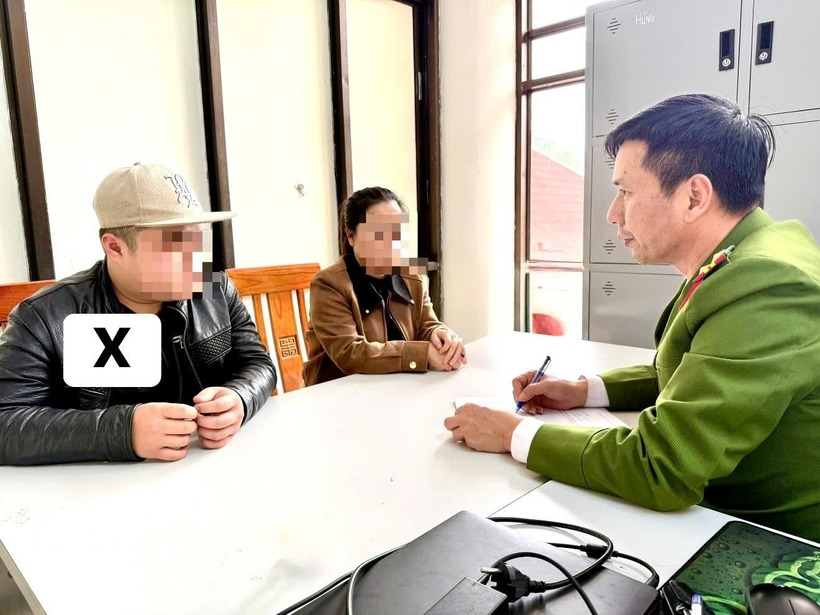 Lực lượng Công an đã mời phụ huynh và các nam sinh đến làm việc, tuyên truyền và viết bản cam kết. Ảnh: Công lý