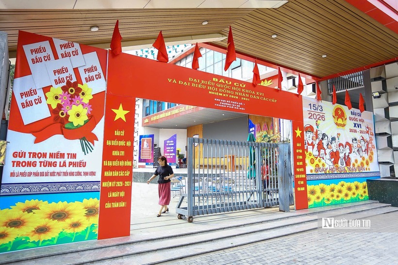 Hà Nội rực rỡ cờ hoa, sẵn sàng cho ngày hội toàn dân đi bầu cử - 8