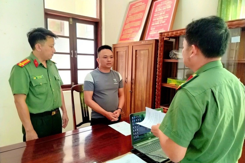 Đối tượng Võ Quốc Toại tại cơ quan công an. Ảnh: Công an tỉnh Đắk Lắk