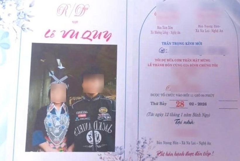 Giấy mời được cho là của một trong 2 học sinh tổ chức lễ vu quy khi chưa đủ tuổi kết hôn. Ảnh: Tiền phong