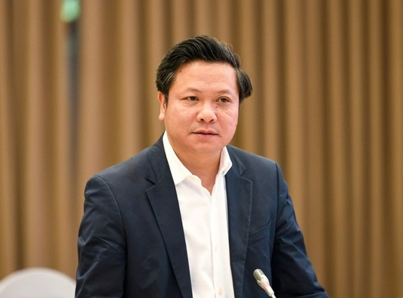 Ông Phan Trung Tuấn - Vụ trưởng Vụ Chính quyền địa phương (Bộ Nội vụ) trả lời tại họp báo (Ảnh: DC).