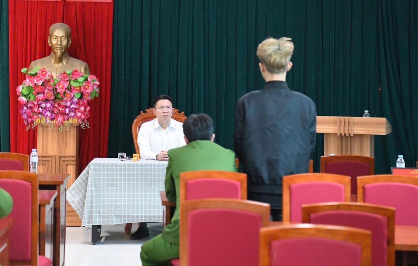 Thiếu tướng Nguyễn Minh Tuấn, Giám đốc Công an tỉnh và Đại tá Trương Quang Hải - Phó Giám đốc, Thủ trưởng Cơ quan Cảnh sát điều tra đã trực tiếp làm việc với các đối tượng để làm rõ một số nội dung thông tin ban đầu.