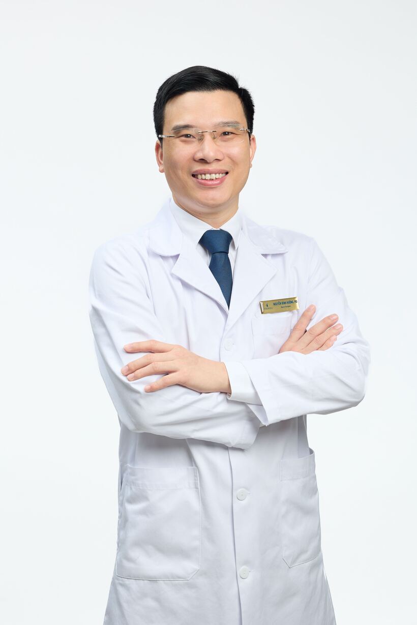 BSCKII Nguyễn Đình Hưởng - Bác sĩ Ngoại Thần kinh, Vinmec Times City - có nhiều năm kinh nghiệm trong lĩnh vực phẫu thuật sọ não và cột sống.