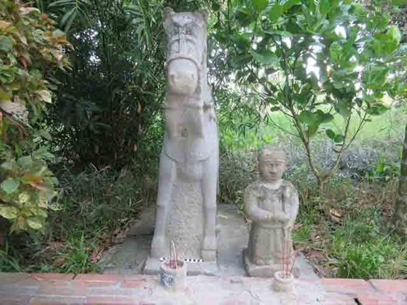 Một tượng cổ trước khi bị mất trộm. Ảnh: Người lao động