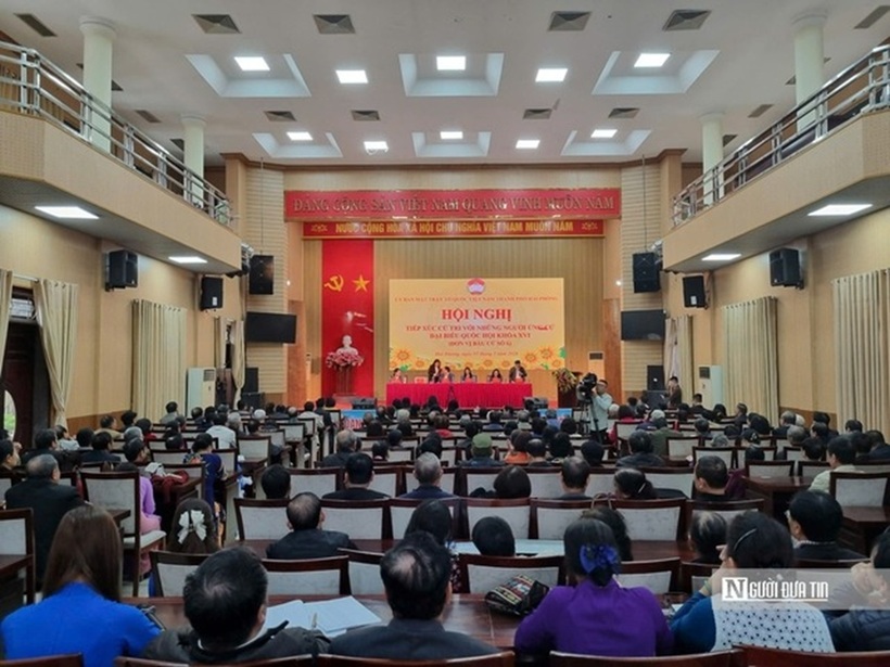 Hội nghị thu hút đông đảo cử tri tham gia.