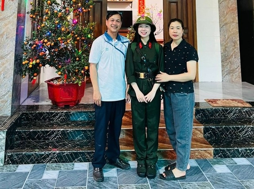 Gia đình vô cùng ủng hộ, động viên em tự tin nhập ngũ.