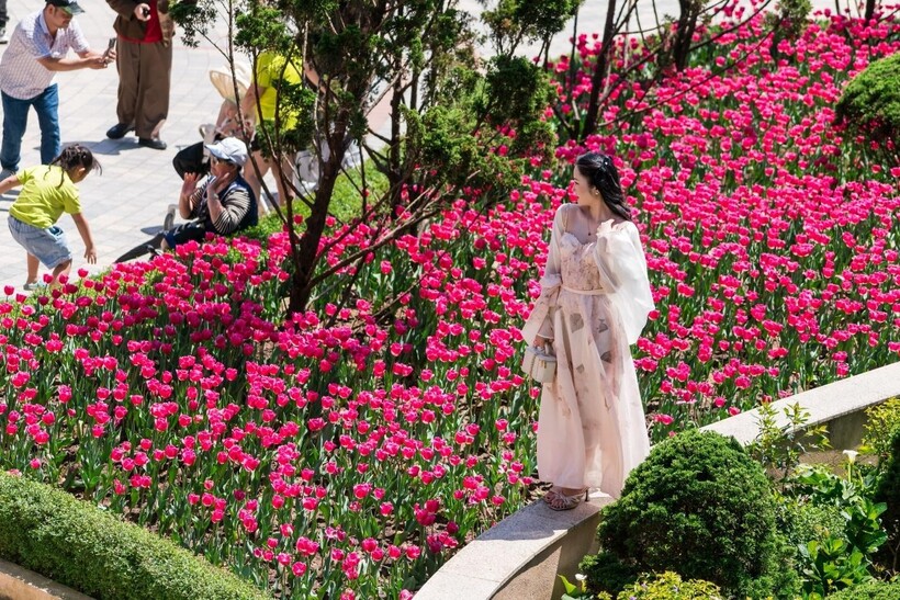 Du khách miền Trung – Tây Nguyên nô nức trẩy hội Bà Nà Hills - 4