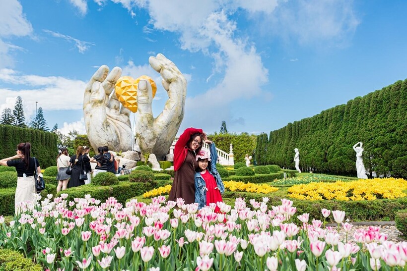 Du khách miền Trung – Tây Nguyên nô nức trẩy hội Bà Nà Hills - 8