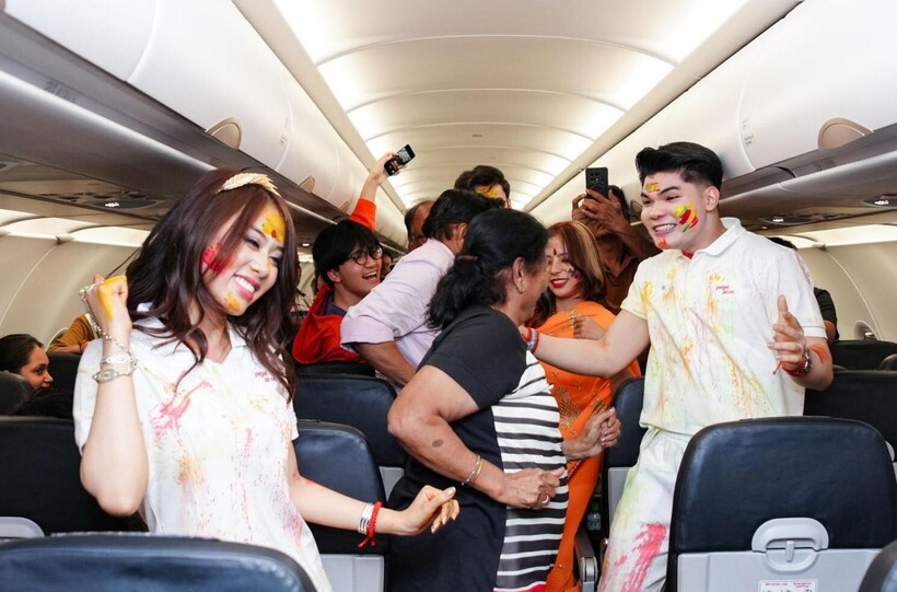 Không khí lễ hội sắc màu Holi ngập tràn các chuyến bay quốc tế của Vietjet - 8