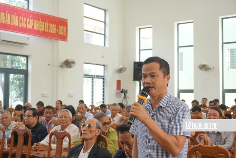 Cử tri phường Quy Nhơn Nam nêu kiến nghị tại buổi tiếp xúc