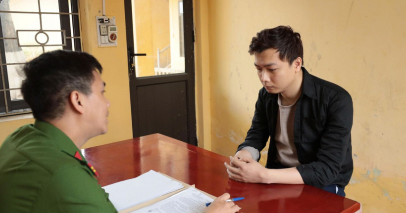 Hai đối tượng cầm đầu Phạm Nguyễn D và Nguyễn Công Đ tại cơ quan Công an.