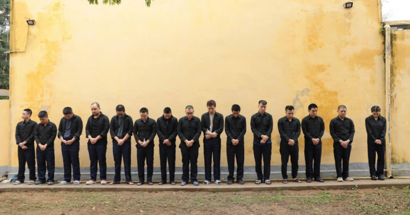 Các bị can trong đường dây (Ảnh: Công an Hưng Yên).