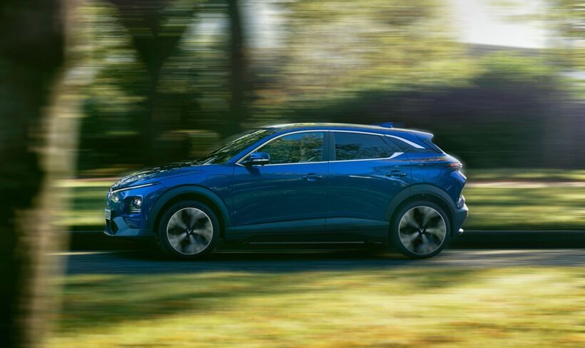 Giá xăng đồng loạt tăng mạnh, nhiều gia đình trẻ muốn xuống tiền sớm với VinFast VF 6 - 1