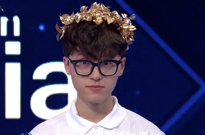 Cấn Gia Bảo xuất sắc giành vòng nguyệt quế.