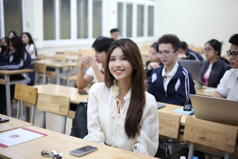 Cô nữ sinh 'phá kén' định vị bản thân. Ảnh: NVCC