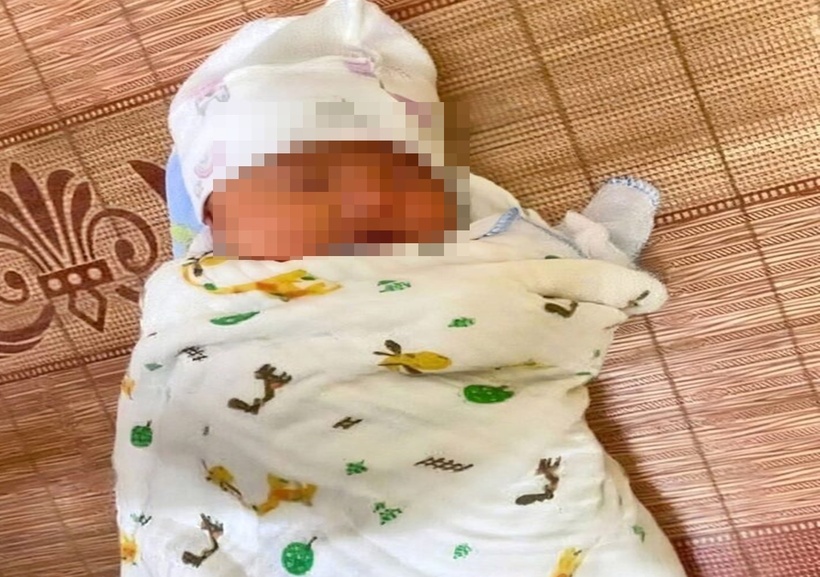 Bé gái 3 ngày tuổi bị bỏ rơi bên đường ở tổ dân phố Lam Cầu, phường Mão Điền, Bắc Ninh. (Ảnh: VTC News)