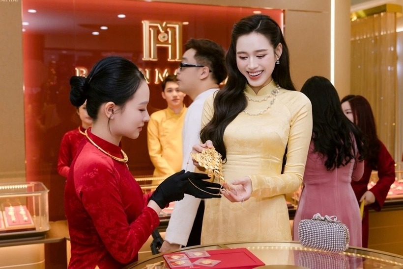 Giá vàng hôm nay (10/3): Vàng miếng và vàng nhẫn các thương hiệu đồng loạt giảm. (Ảnh: QĐND)