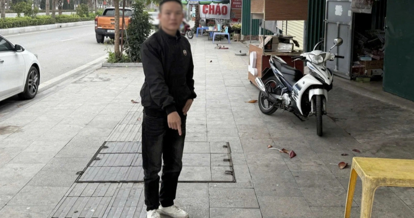 Vị trí Phạm Văn Nghĩa xuất trình giấy phép lái xe giả cho lực lượng CSGT (Ảnh: Công an cung cấp).