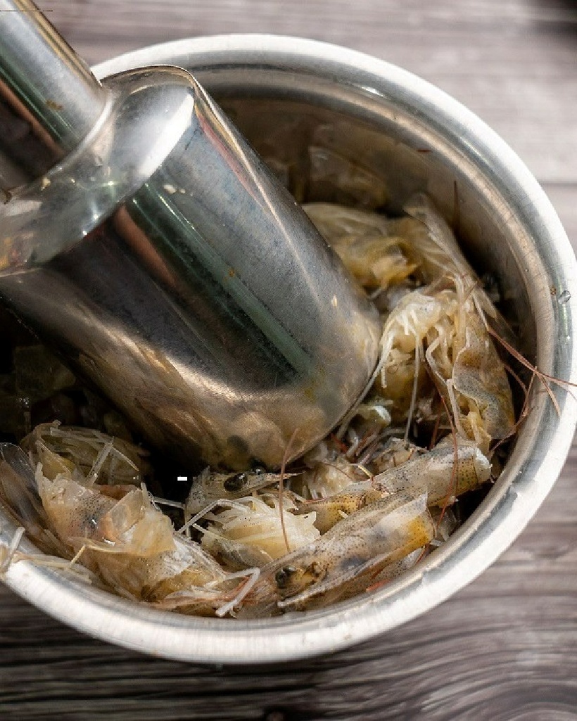 Lý do không nên xay đầu tôm nấu canh?