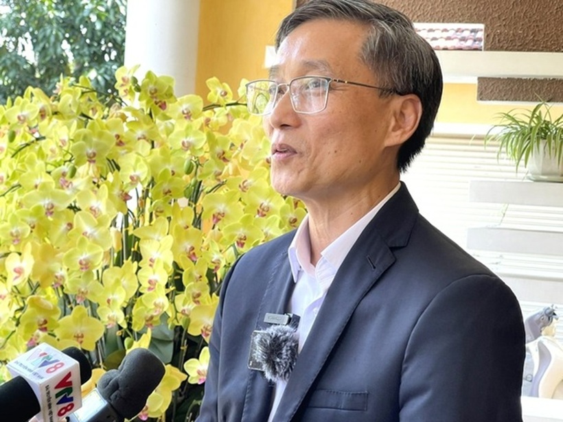 Ông Nguyễn Khánh Ngọc, Chủ tịch Hội Luật gia Việt Nam, trao đổi với báo chí.