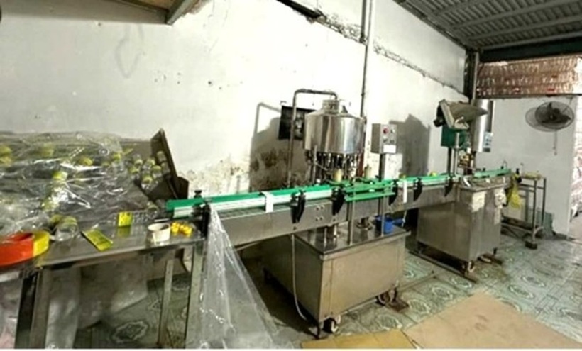 Phát hiện cơ sở sản xuất dấm giả quy mô lớn tại Ninh Bình. Ảnh: Công an Ninh Bình