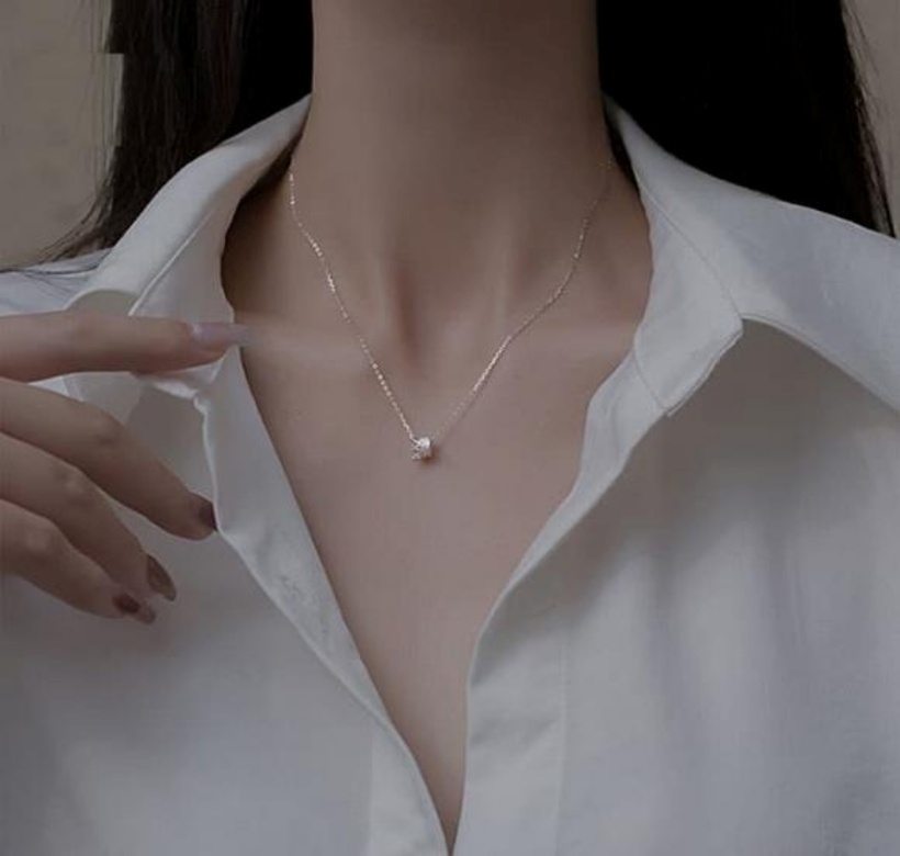 Bạc lại là lựa chọn lý tưởng cho phong cách trẻ trung, tinh tế và tiện dụng trong cuộc sống hằng ngày.