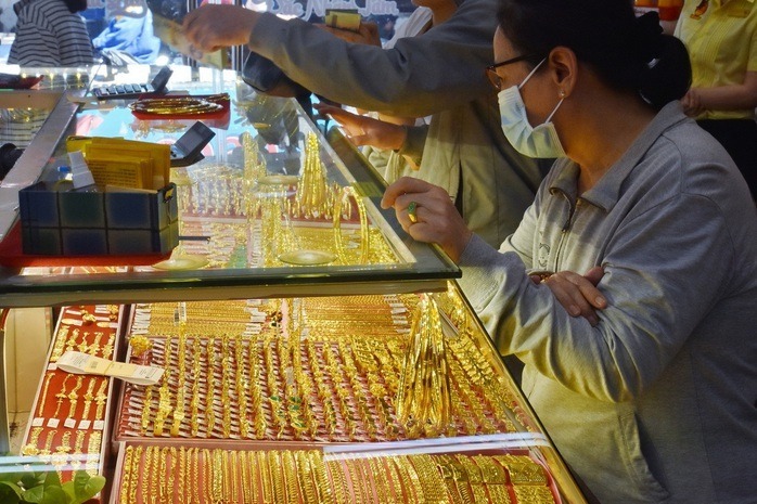 Giá vàng hôm nay sụt giảm rất mạnh. (Ảnh: Người lao động)