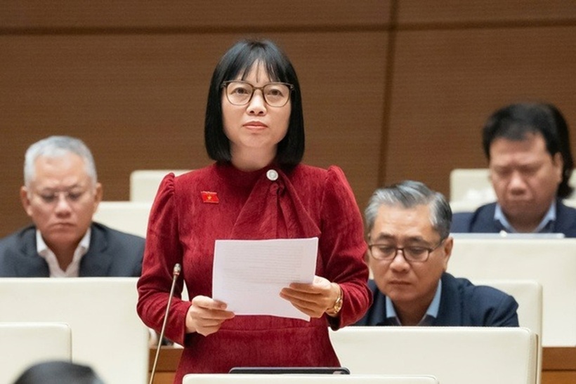 ĐBQH Nguyễn Thị Việt Nga phát biểu tại phiên thảo luận tại Nghị trường Quốc hội (Ảnh: Media Quốc hội).