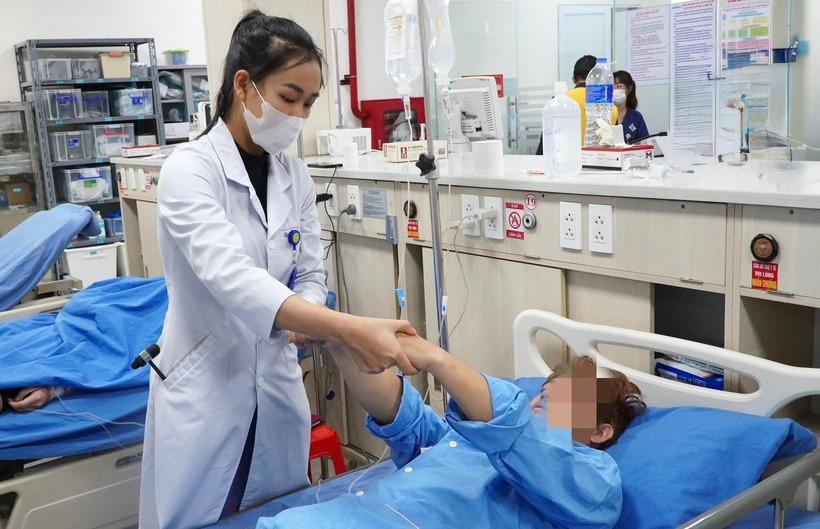 Nhập viện cấp cứu vì co giật, mất ý thức sau khi hít "bóng cười". Ảnh: BVCC.