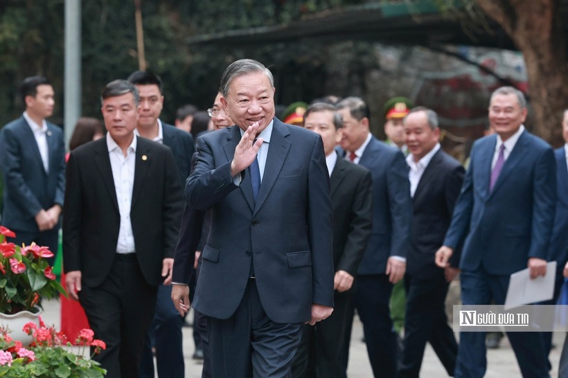 Tổng Bí thư Tô Lâm đến Khu vực bỏ phiếu số 02 phường Ba Đình, thành phố Hà Nội.