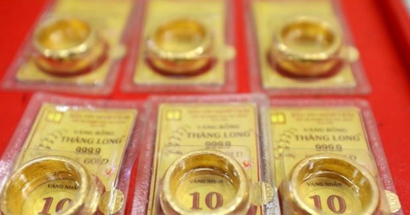 Sản phẩm vàng nhẫn tròn trơn 9999. (Ảnh: TTXVN)