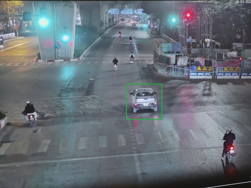 Hệ thống hoạt động 24/24, tự động lưu giữ hình ảnh vi phạm.