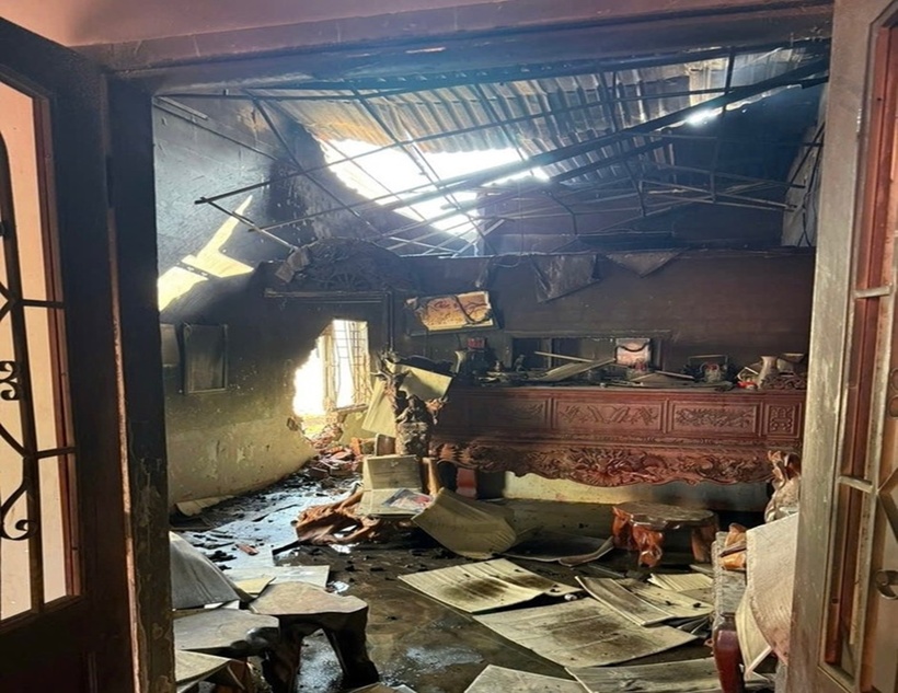 Thời điểm xảy ra vụ cháy, chỉ có 2 cháu nhỏ ở nhà và bị tử vong. (Ảnh: Người lao động)