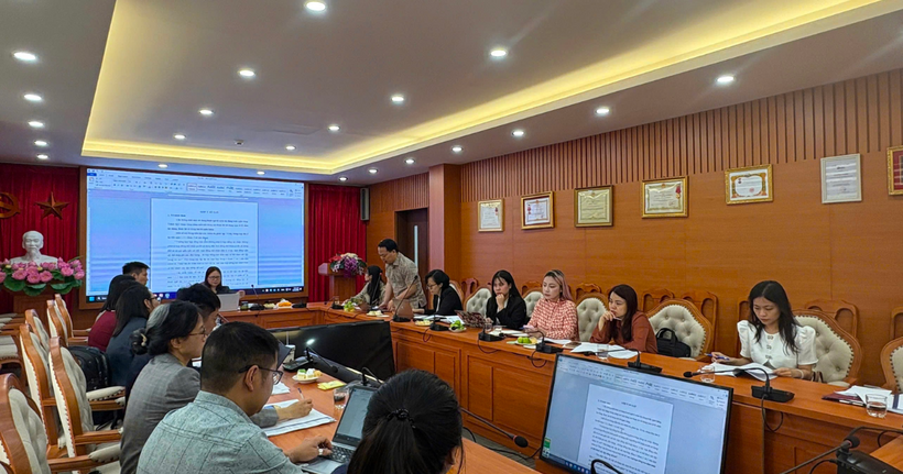 Toàn cảnh cuộc họp.