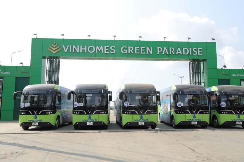 Phúc lợi thiết thực tại VinCons: Công nhân được đưa đón bằng xe buýt điện - 1