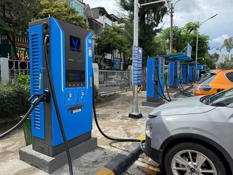 Mô hình trạm sạc tích hợp tại bến xe tạo thuận lợi cho tài xế dịch vụ - 4