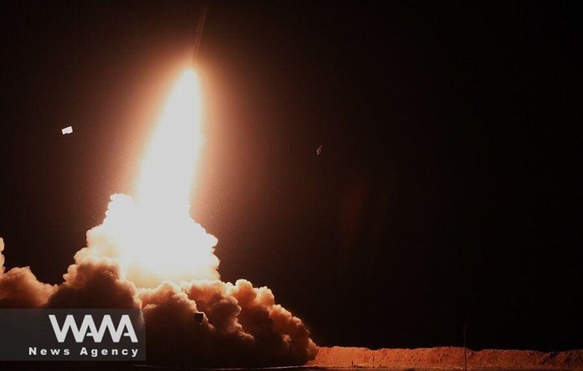 Iran phóng tên lửa tập kích mục tiêu bên phía Israel. Ảnh: WANA