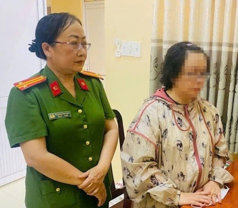 Huỳnh Thị Xuân Mai tại cơ quan công an