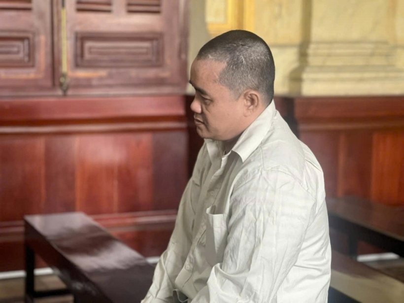 Bị cáo Nguyễn Văn Sơn tại tòa. (Ảnh: Công an nhân dân)