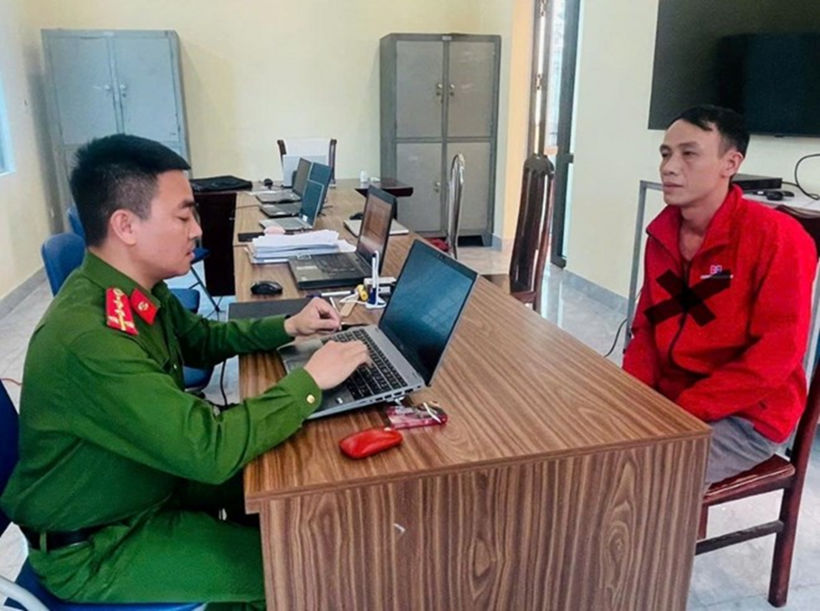 Đối tượng Nguyễn Văn Công tại cơ quan công an. Ảnh: Công an Hải Phòng.