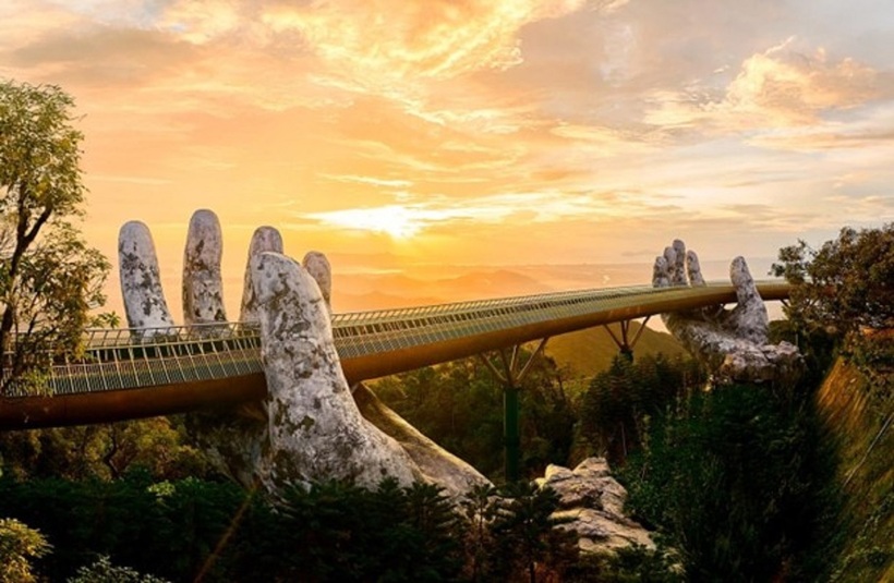 Công trình Cầu Vàng nằm ở độ cao 1.414m so với mực nước biển. Ảnh: Ánh Dương