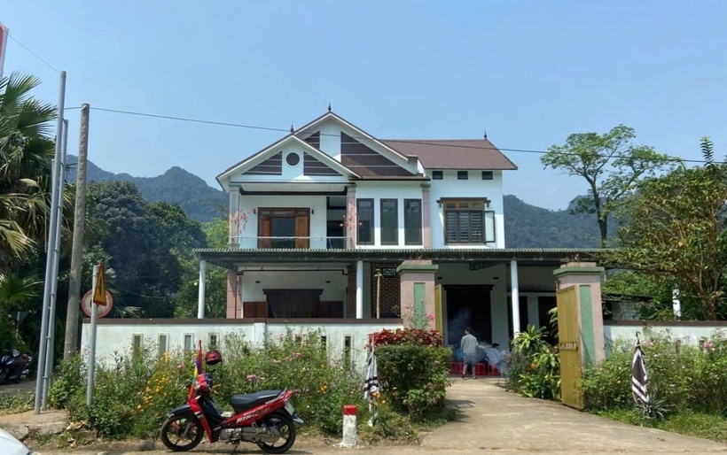 Người thân lo hậu sự cho bà&nbsp;Đinh Thị Thanh T. (mẹ vợ Đạo).