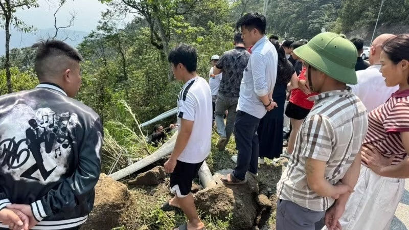 Nguyên nhân vụ tai nạn đang được cơ quan chức năng điều tra, làm rõ. Ảnh: Báo Nhân dân.