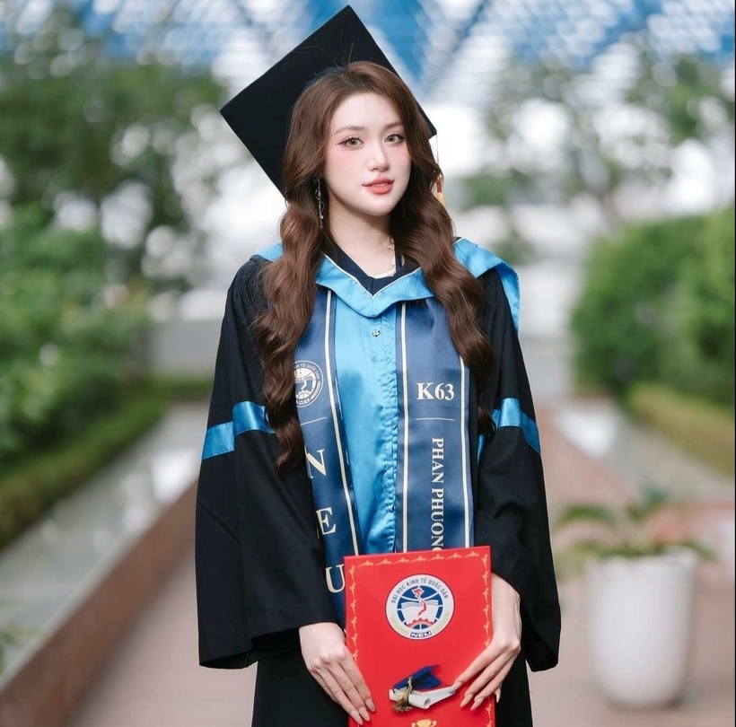 Thành tích học tập ấn tượng của tân Hoa hậu Phan Phương Oanh - 2