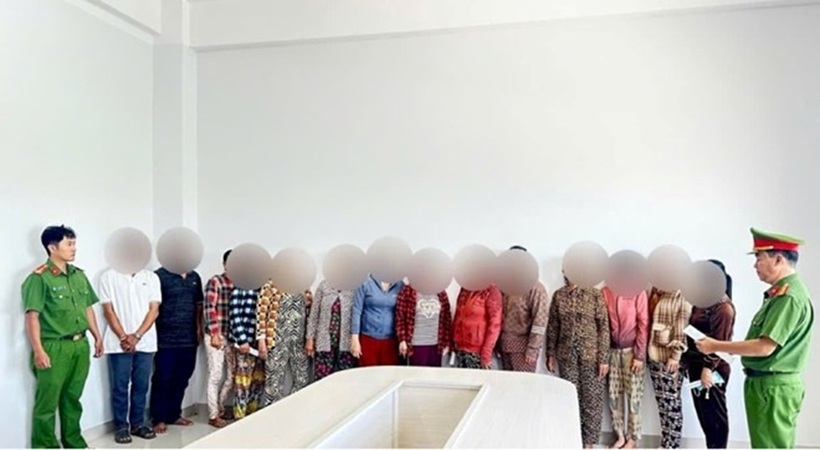 14 bị can bị khởi tố thêm trong vụ Tổ chức đánh bạc và đánh bạc. Ảnh: Lao động