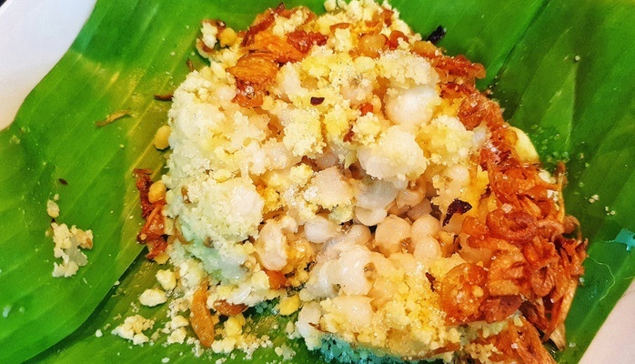 Để tạo ra một gói xôi bắp đúng chất TP.HCM, người nghệ nhân đứng bếp phải thực hiện những công đoạn vô cùng tỉ mỉ.